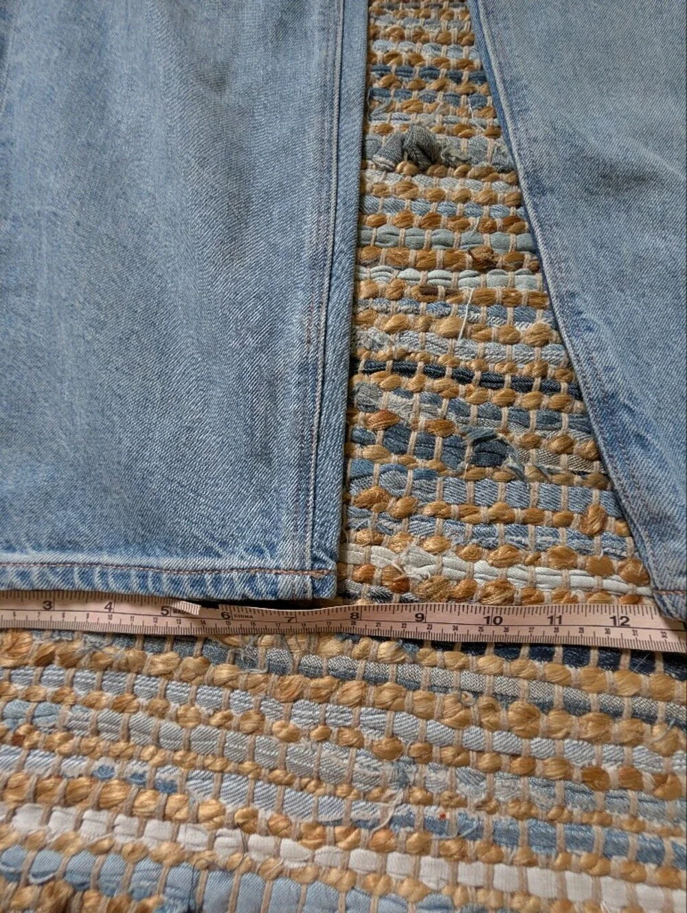 American Eagle Jeans 4 Regular Light Wash High Rise Relaxed Straight Distressed